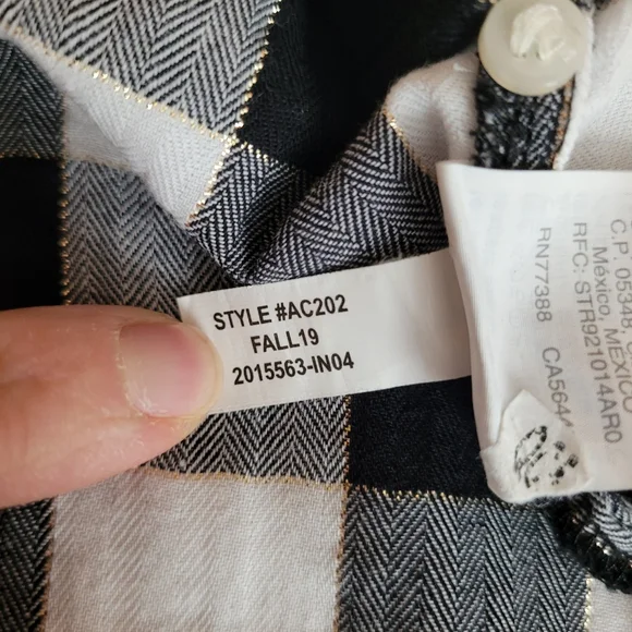 J Crew Womens Open Ruffle V Neck Button Up Blouse Black White Plaid Preppy - Picture 6 of 7